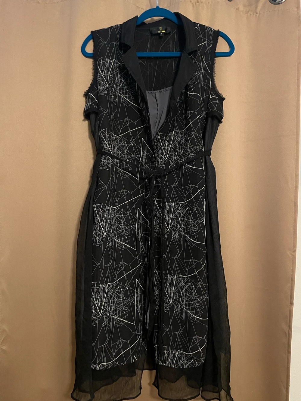 Black Sleeveless Layered Midi Jacket with Abstract Print 1 Button